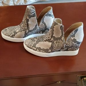 Brand new Mia wedges